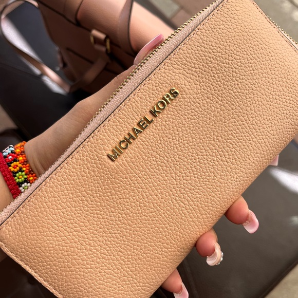 Medium sized Michael Kors canvas backpack - Picture 5 of 6